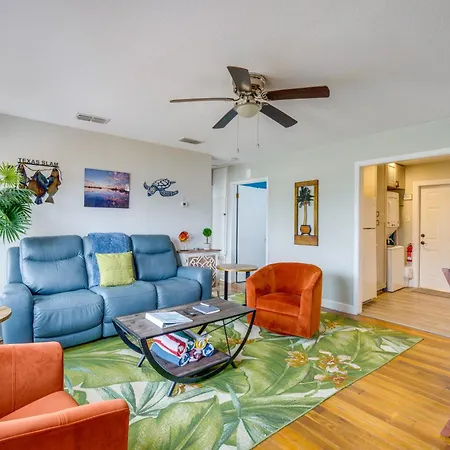 Walk Dtwn Pet-Friendly Apt In Rockport